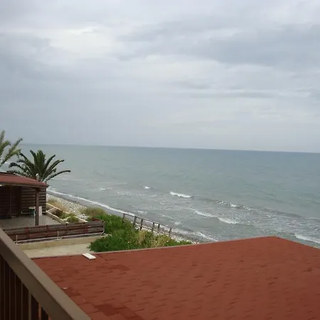 بيت للعطل Elena Sea Side Meneou